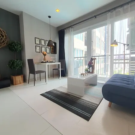 Ferienwohnung Prio 机场商场